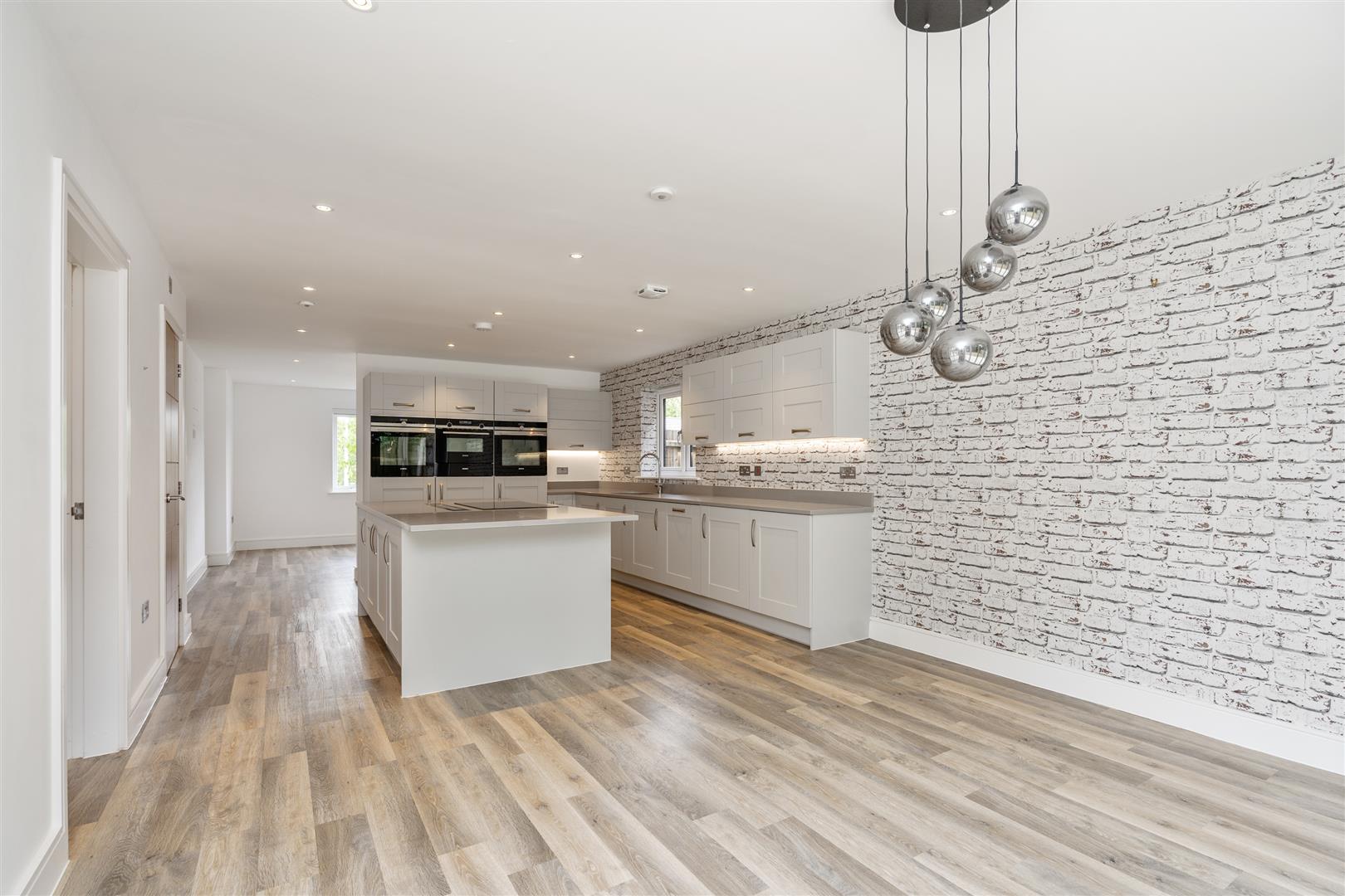 House Kingswood Close in Warwick