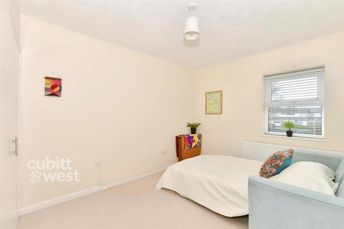 Flat Gillon Mews in Canterbury