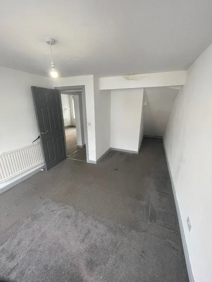 Flat Summers Road in Burnham