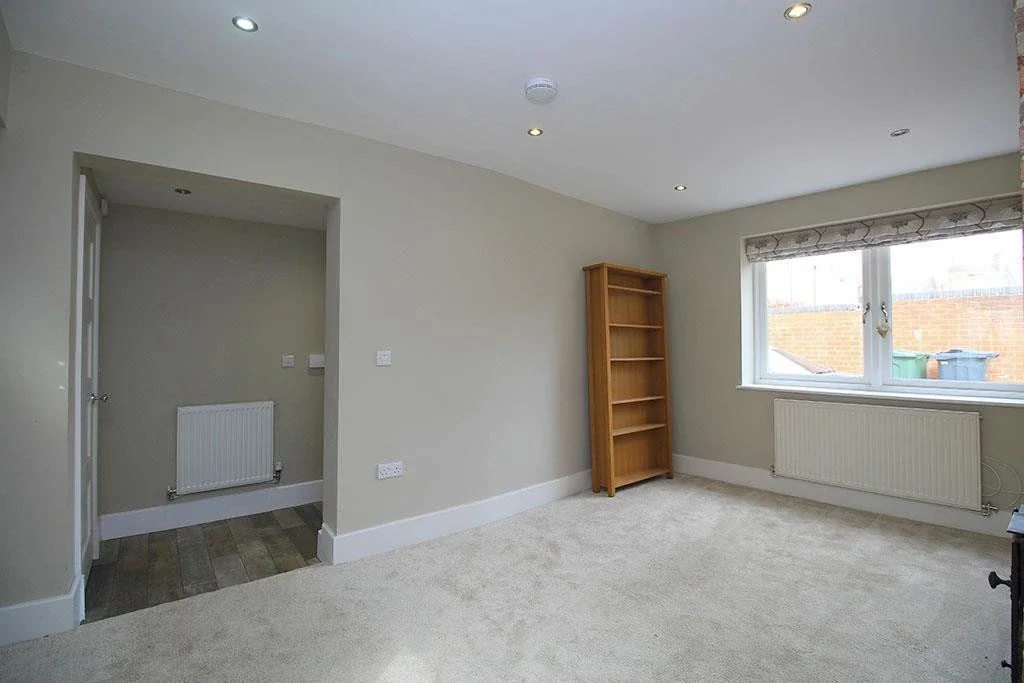 House Manor Gardens Close in Charnwood