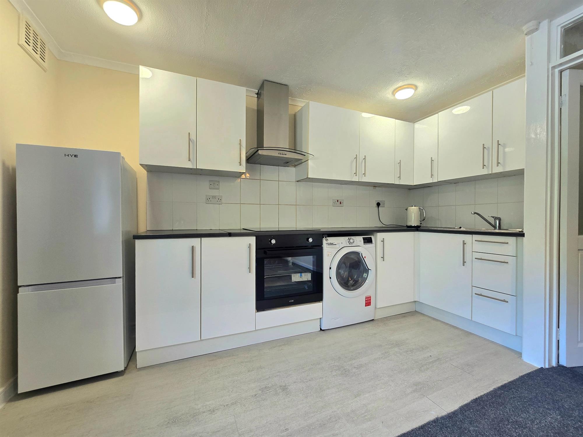 Flat Bursledon Road in Southampton