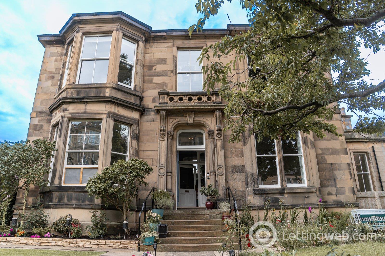 Flat Merchiston Crescent in City of Edinburgh