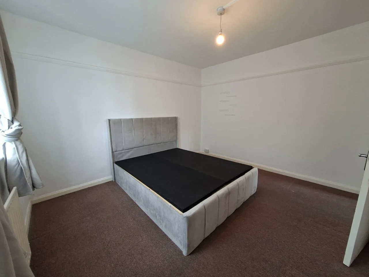 Flat Pembroke Road in Greater London