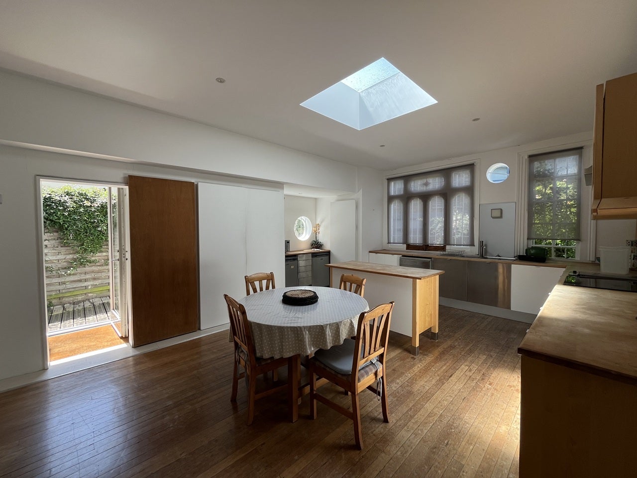 House Llanover Road in Greater London