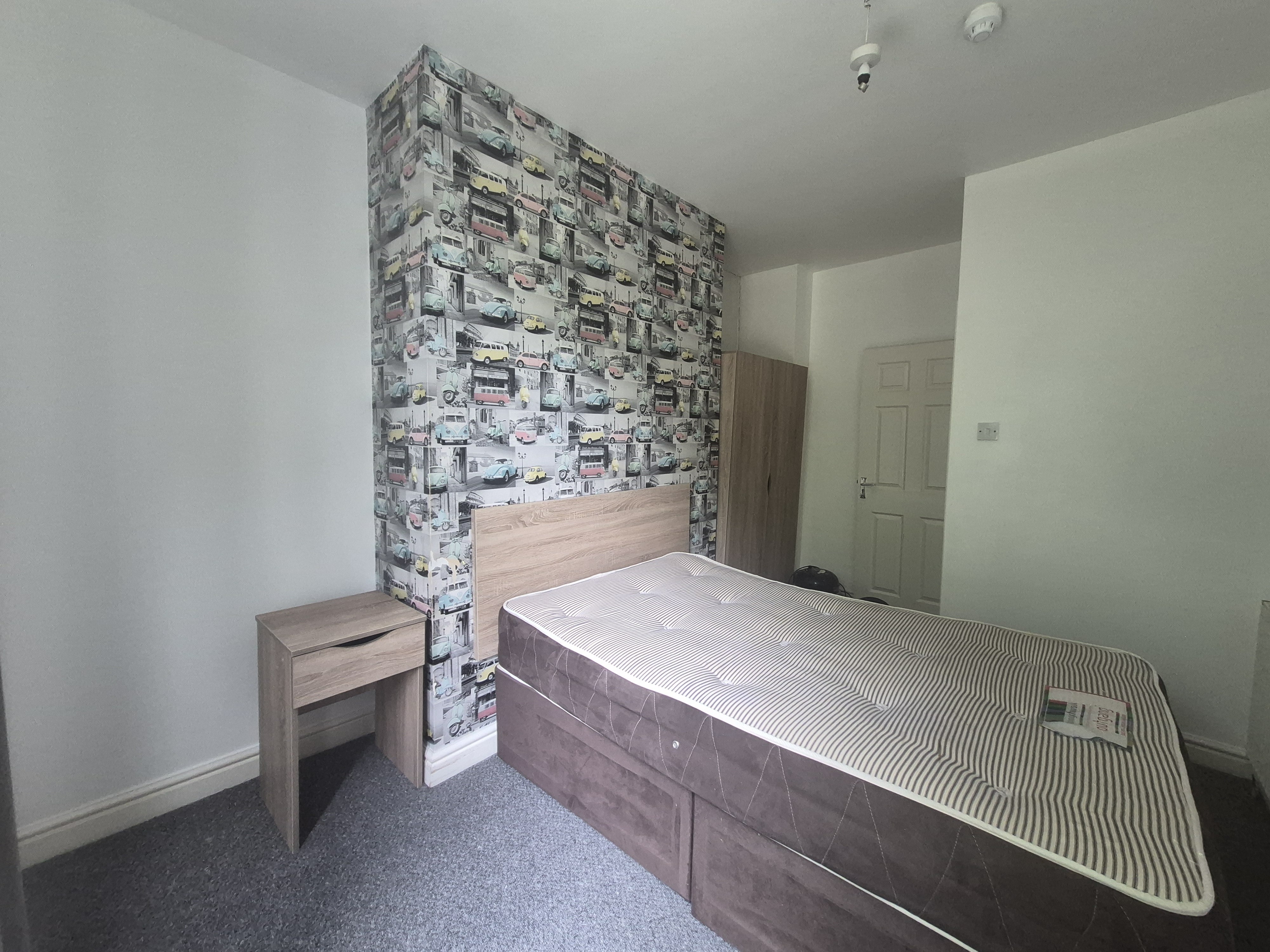 Flat Elm Avenue in Nottingham