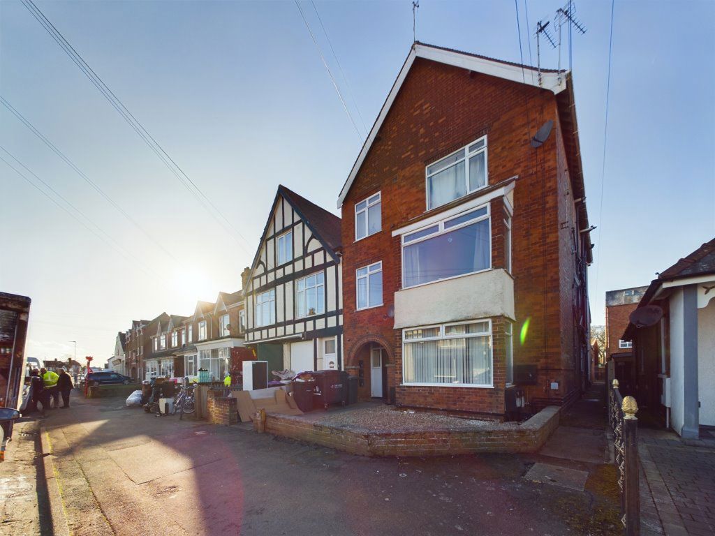 Flat Drummond Road in East Lindsey