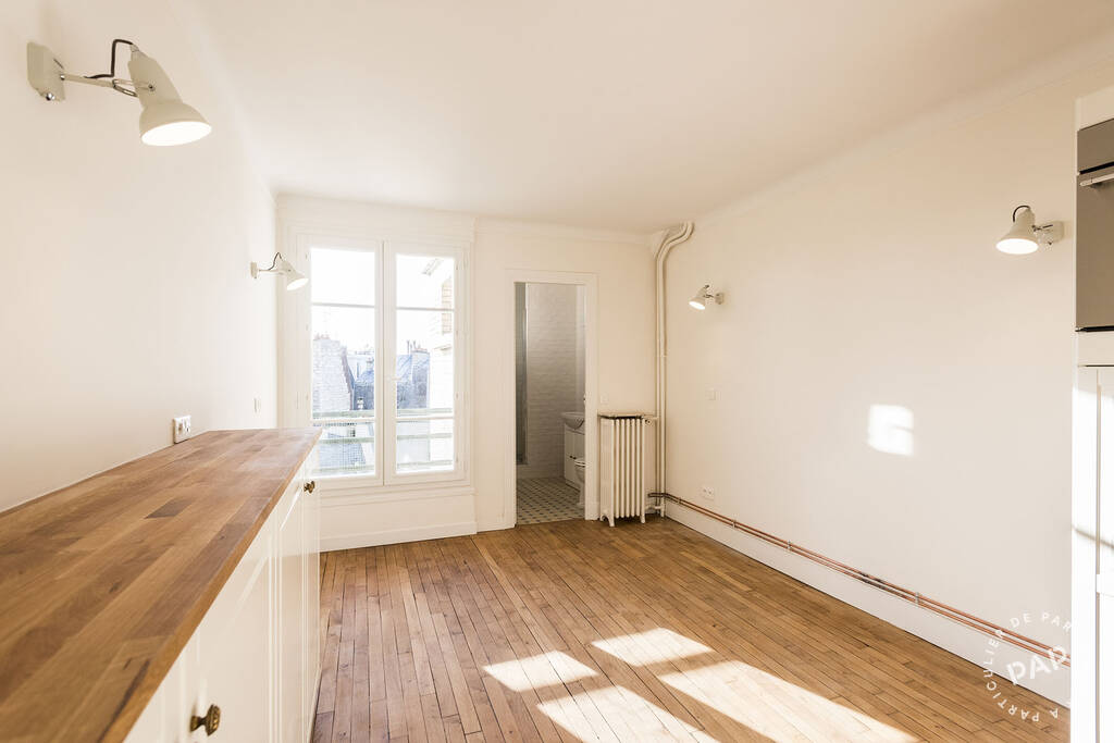 Flat Rue Mansart in Paris