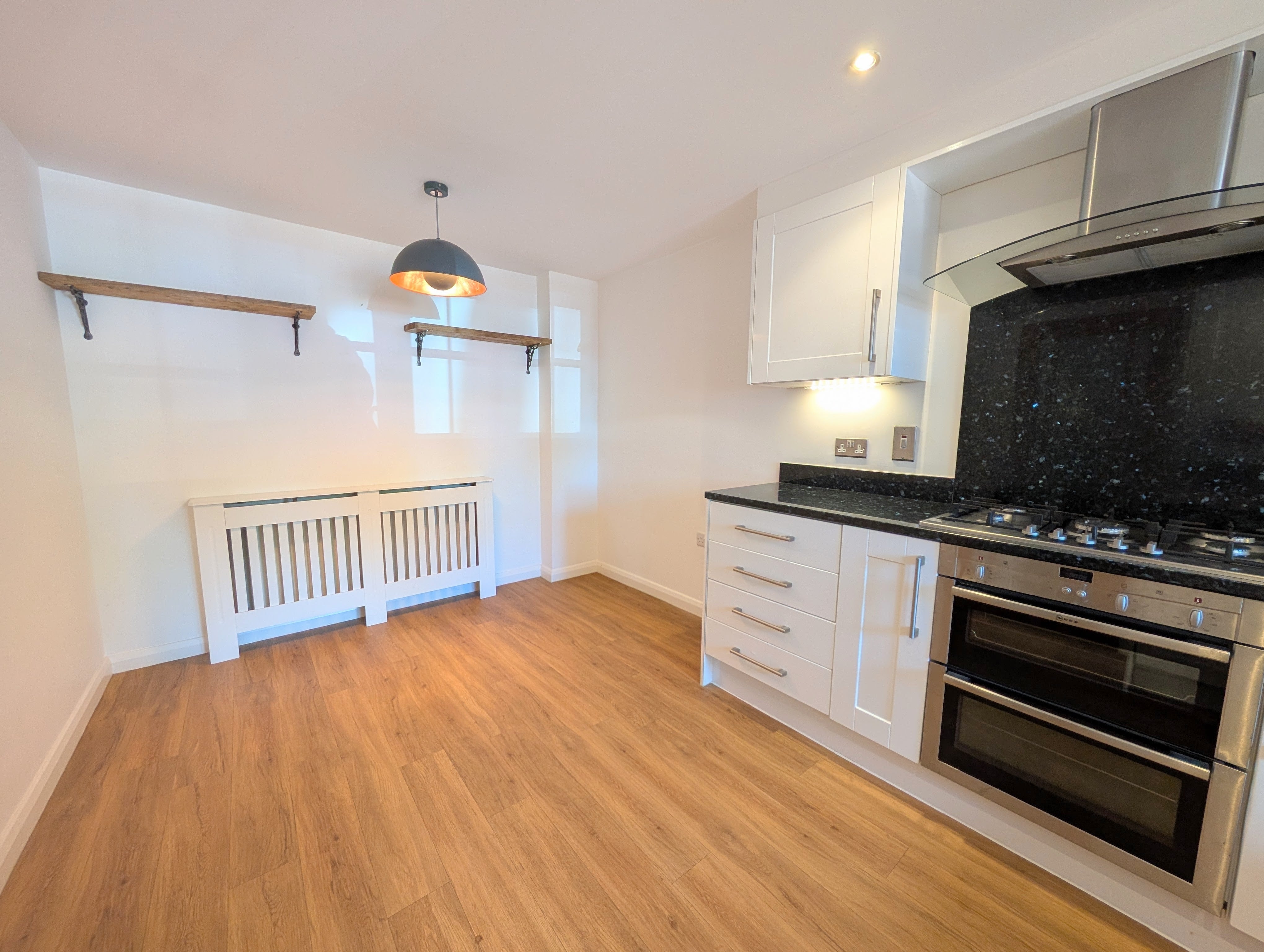 Flat Neston Road in Willaston