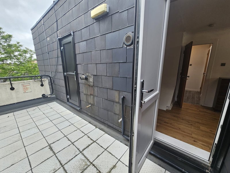 Room Ericcson Close in Greater London