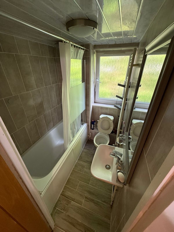 Room Ericcson Close in Greater London