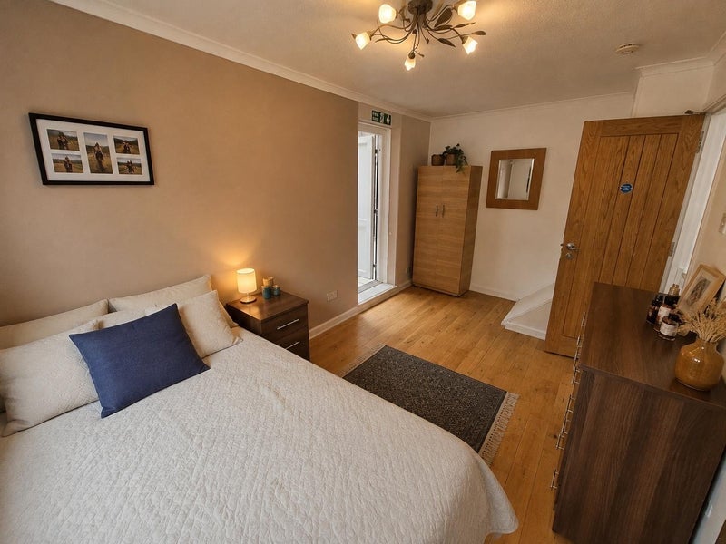 Room Ericcson Close in Greater London