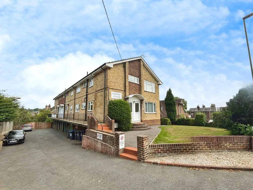 Flat Sydney Road in Mid Sussex