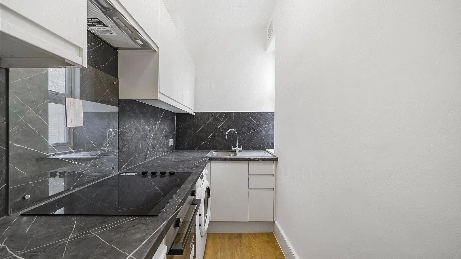 Flat St Albans Crescent in Greater London