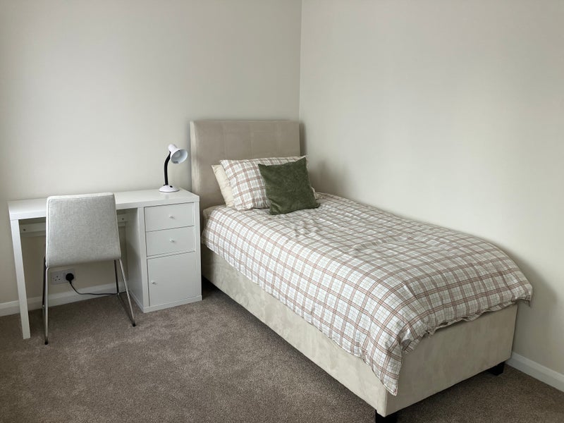 Room Jefferson Close in Greater London