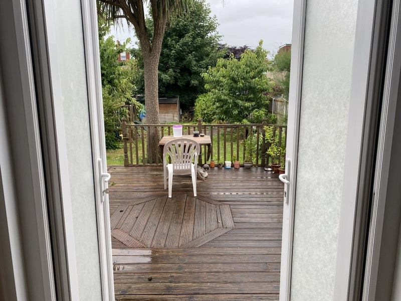 Room Greenvale Road in Greater London