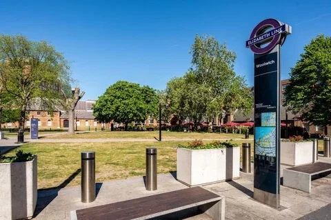 Flat Bell Water Gate in Greater London