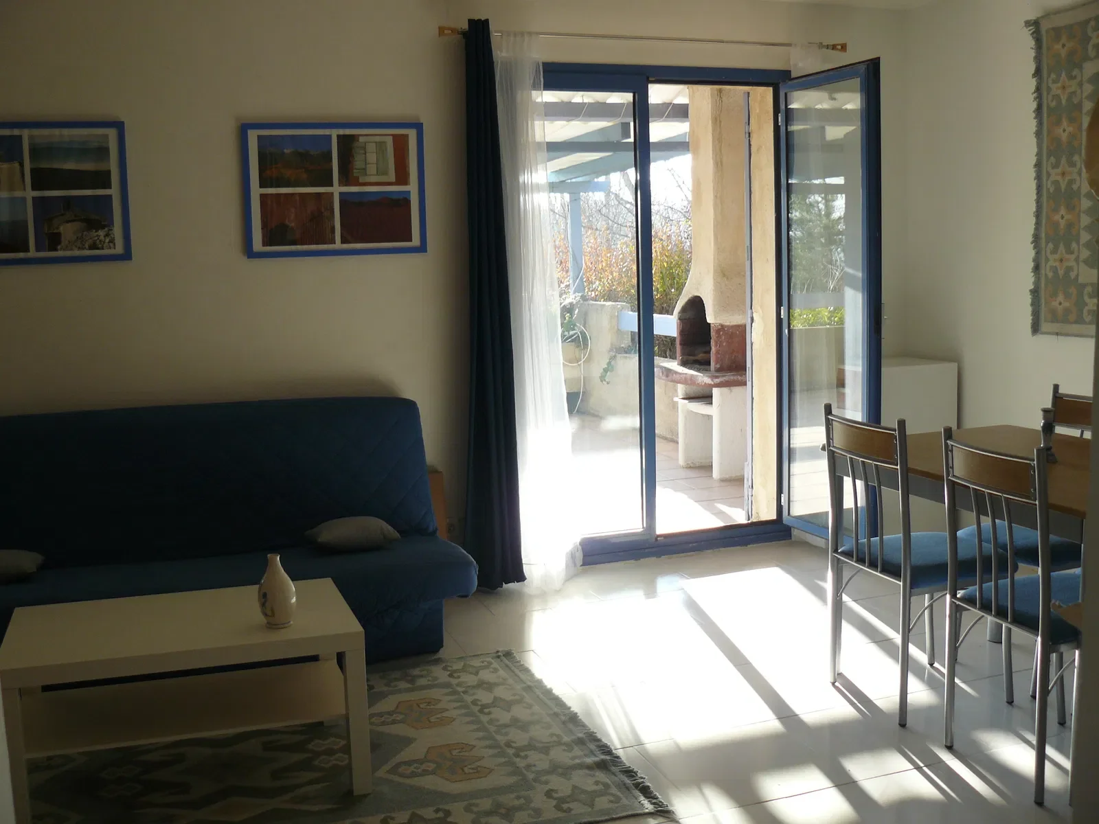 House Route de Cadenet in Vaugines