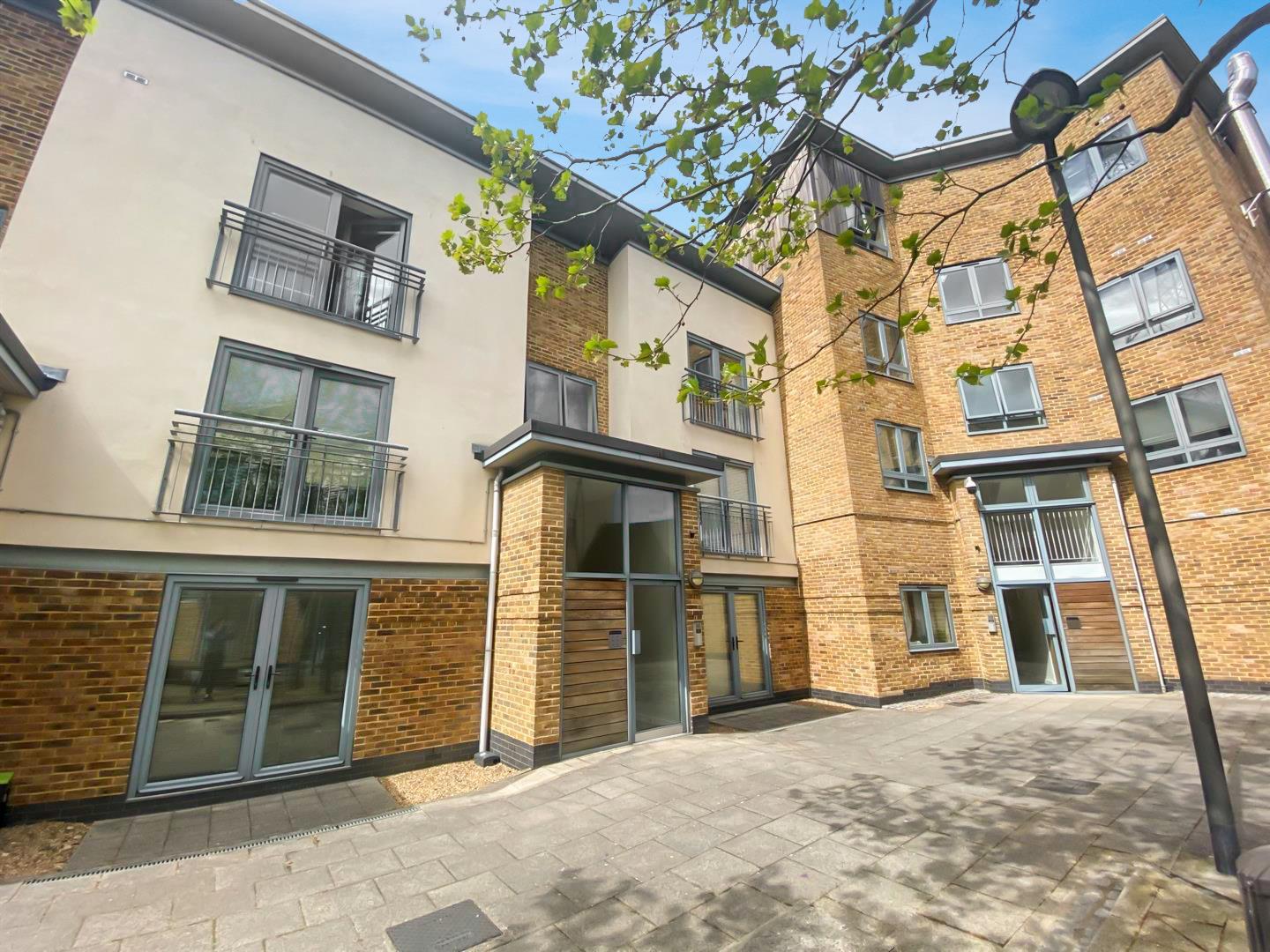 Flat Ballantyne Drive in Colchester