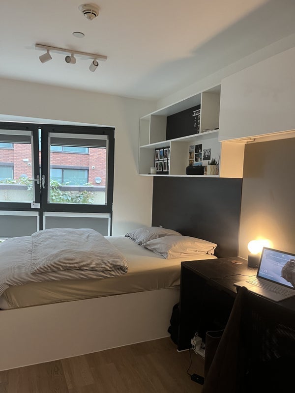Room Paul Street in Greater London