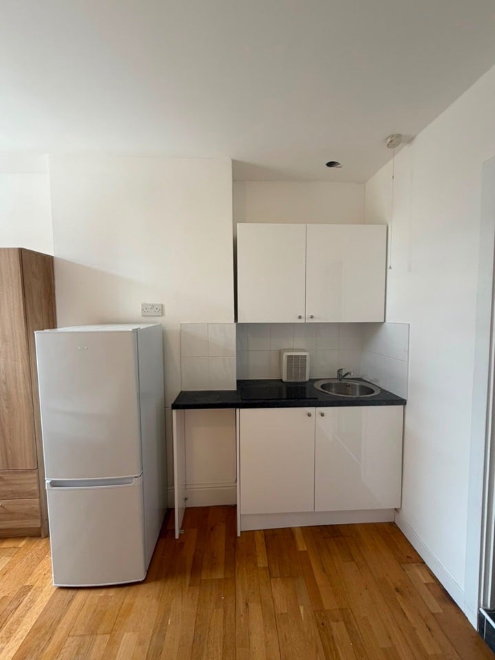 Room Mineral Street in Greater London