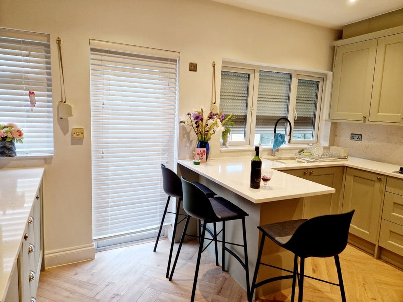 Room Belvedere Road in Greater London