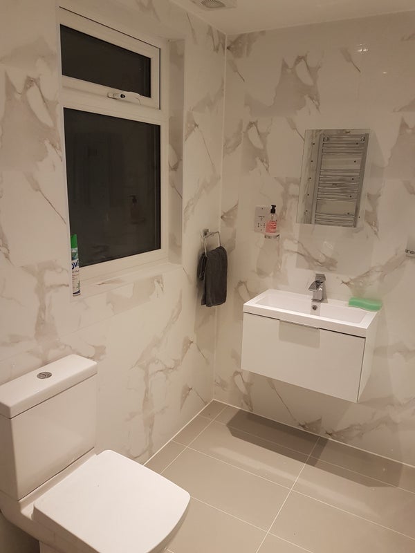 Room Belvedere Road in Greater London