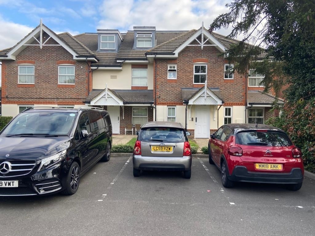 Flat Bedfont Close in Greater London