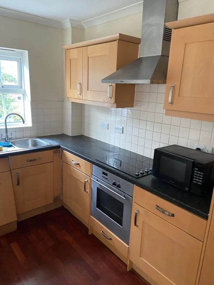 Flat Bedfont Close in Greater London