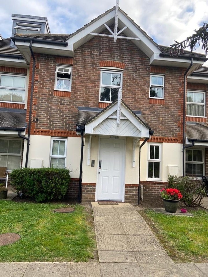 Flat Bedfont Close in Greater London