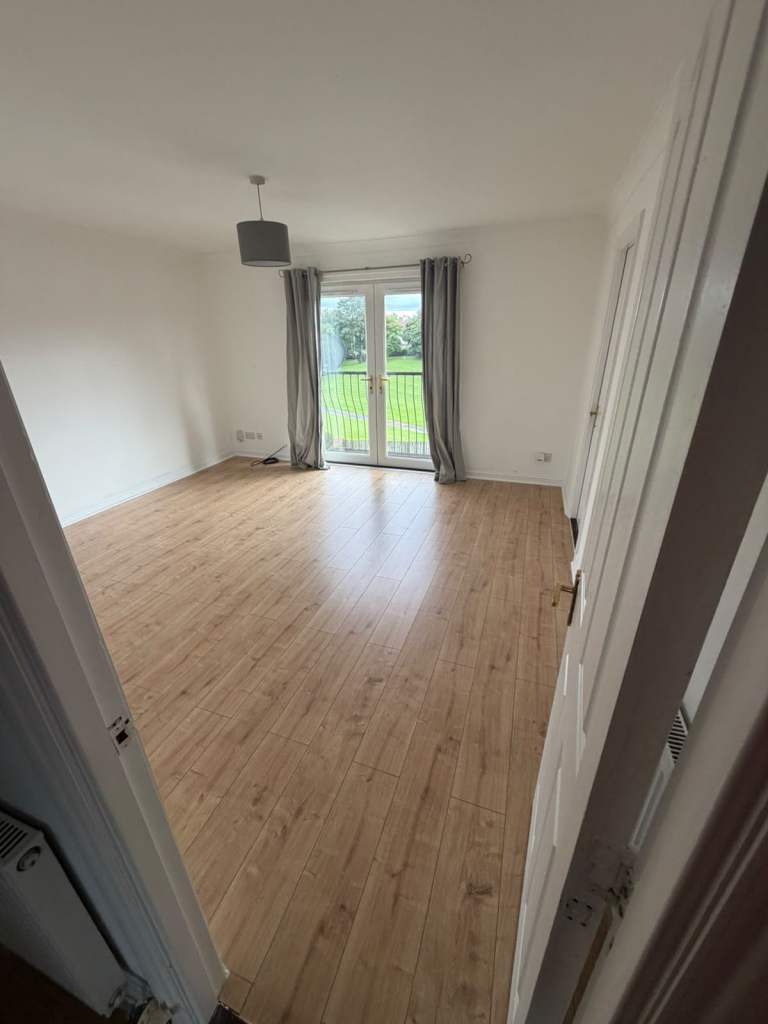 Flat Ladysmill Court in Falkirk