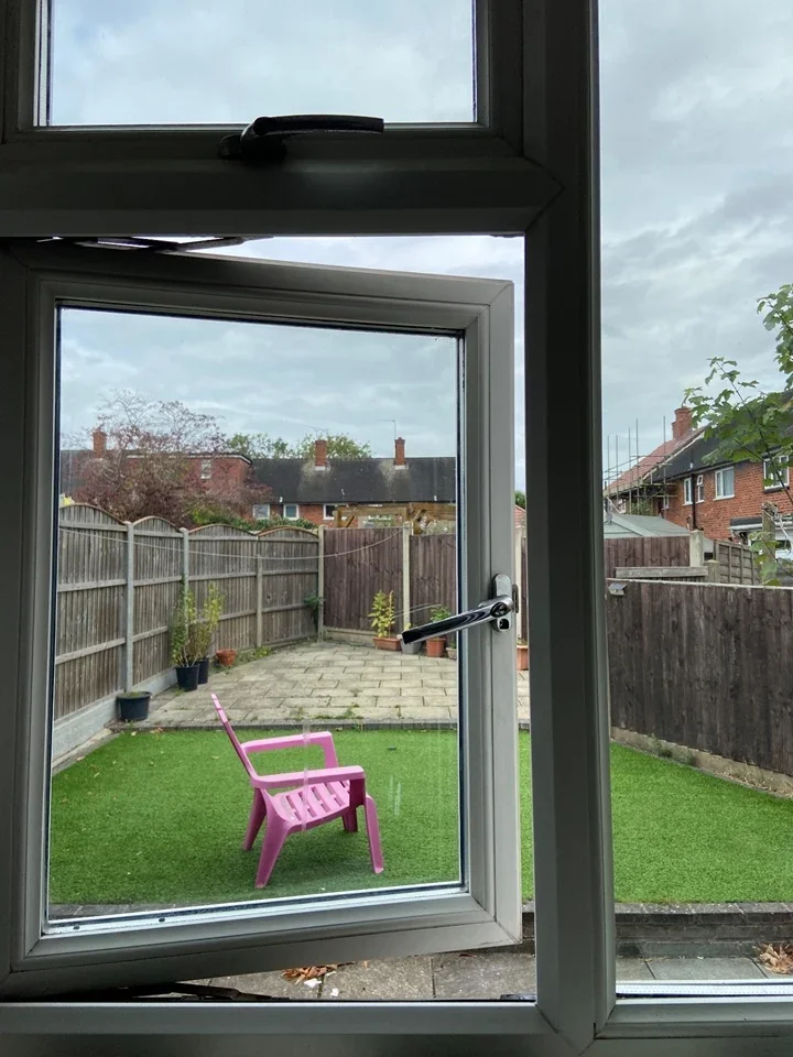 House Faringdon Avenue in Greater London