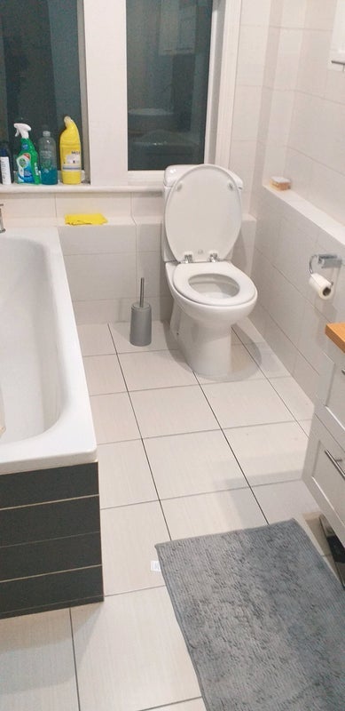 Room Hazelbourne Road in Greater London