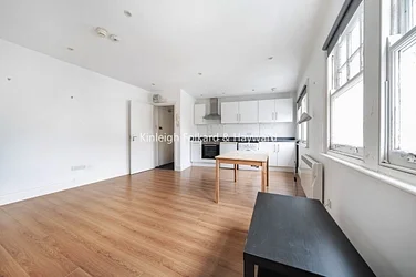 Flat Elder Avenue in Greater London