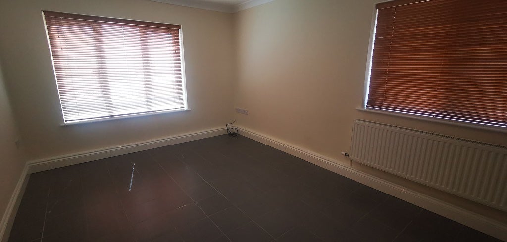Flat Anton Court in Pontarddulais