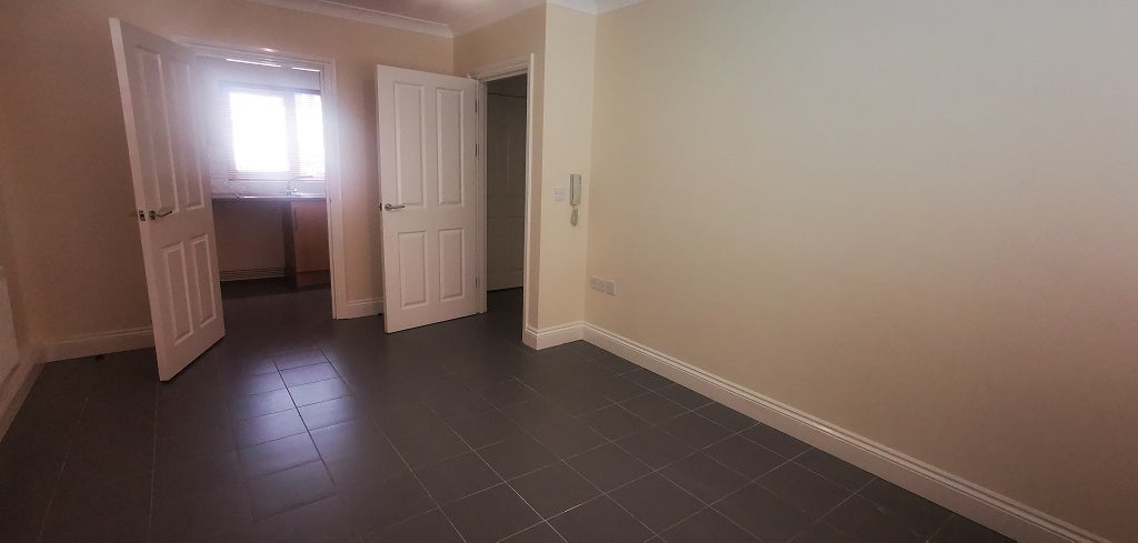 Flat Anton Court in Pontarddulais