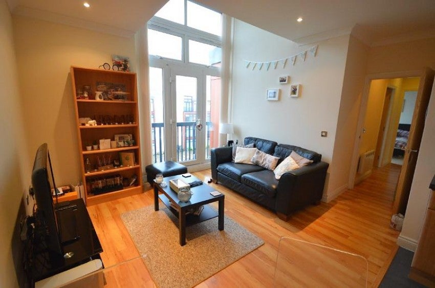 Flat Altrincham Road in Manchester