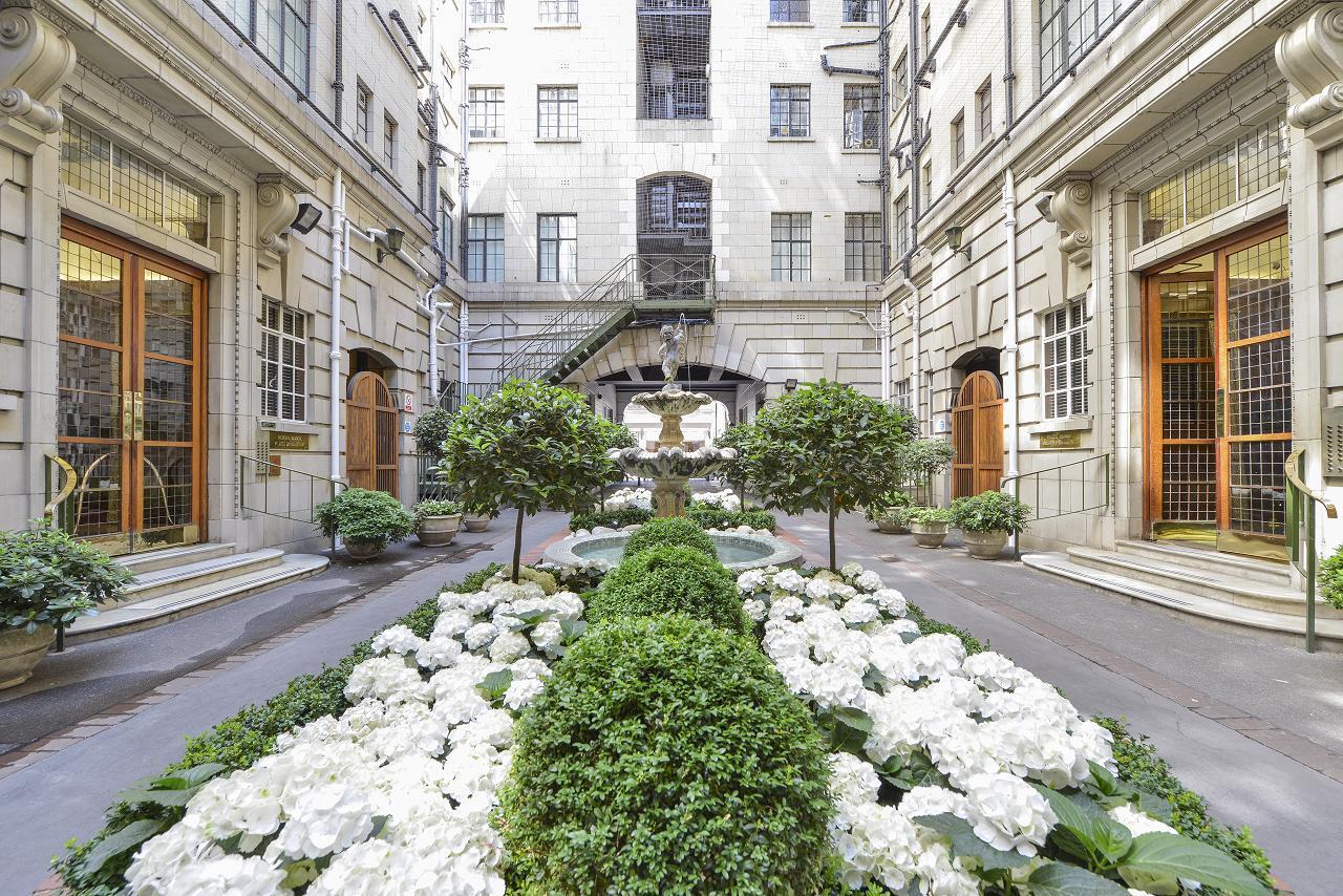 Flat Sloane Street in Greater London