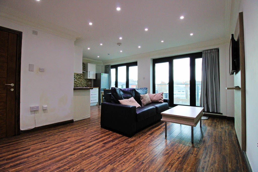Flat Fenton Street in Greater London