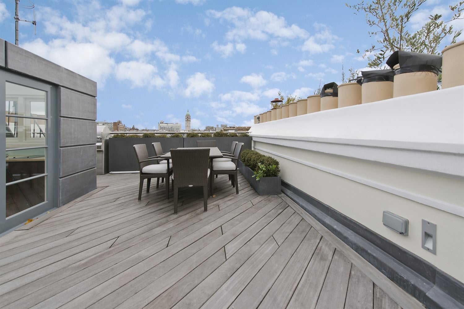 Flat Cornwall Gardens in Greater London