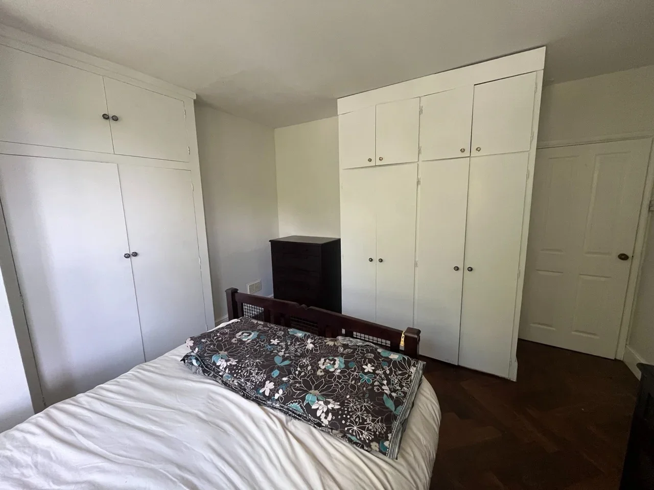 Room Christmas Hill in Guildford