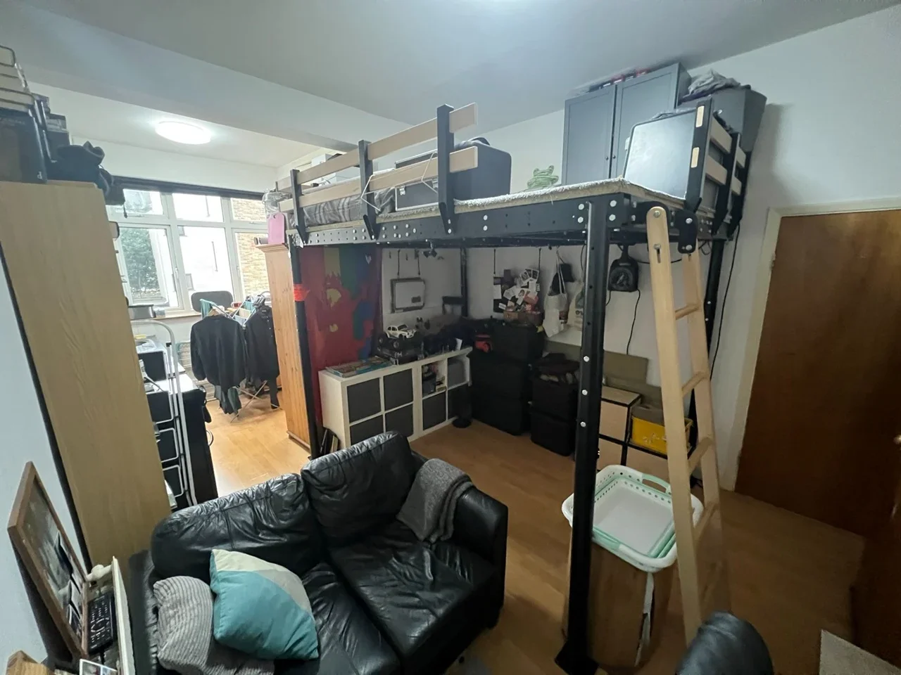 Flat Arthur Road in Greater London