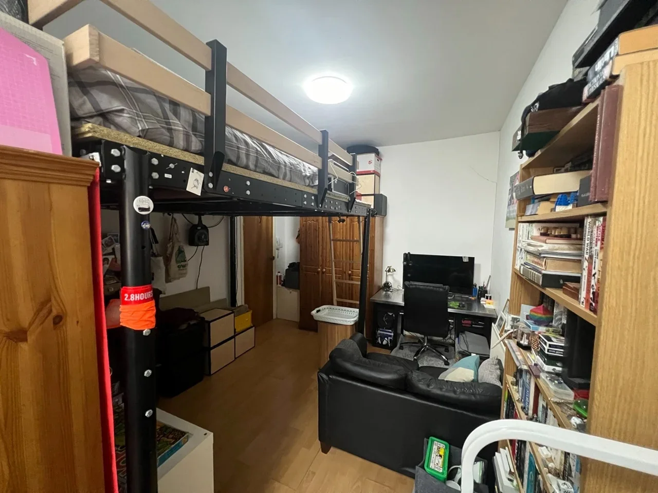 Flat Arthur Road in Greater London