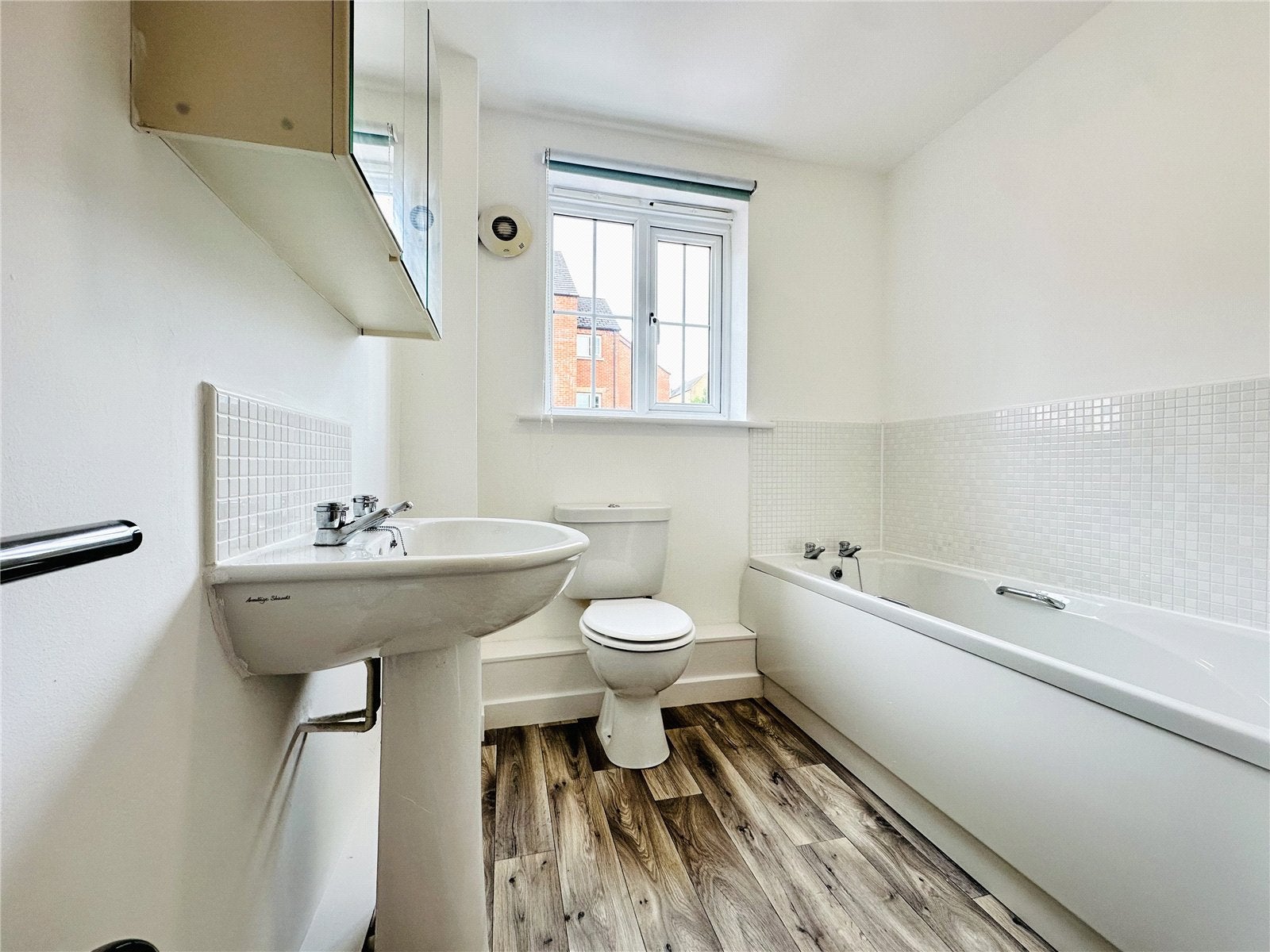 Flat Broadlands Views in Leeds