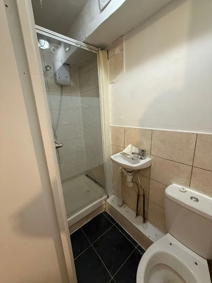 Flat Dobbin Close in Greater London