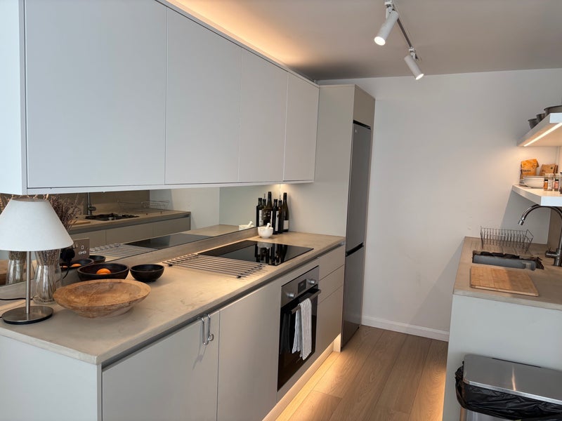 Flat Colney Hatch Lane in Greater London