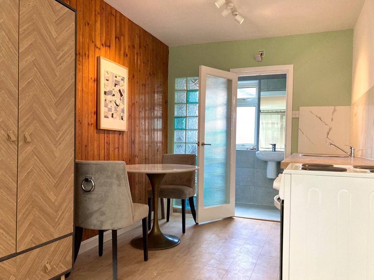 Flat Benson Avenue in Greater London