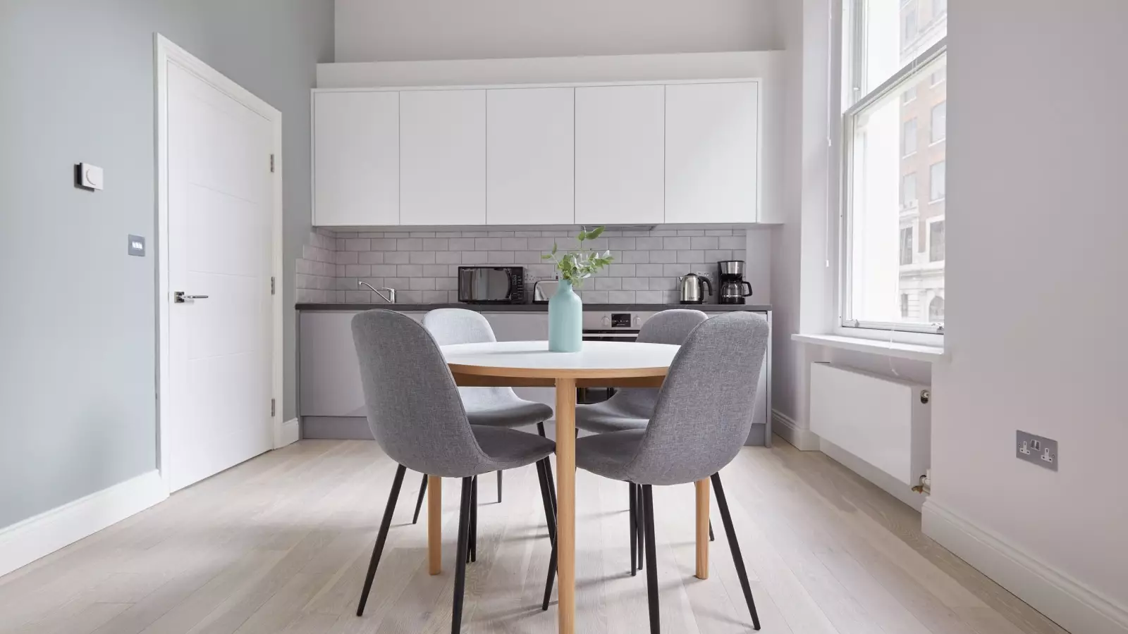 Flat Bloomsbury Way in Greater London