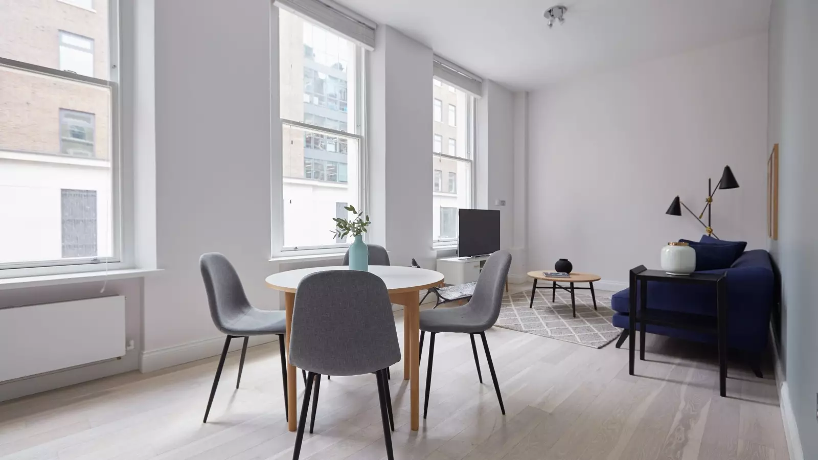 Flat Bloomsbury Way in Greater London