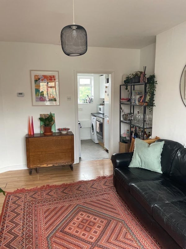 Room Newington Green Road in Greater London