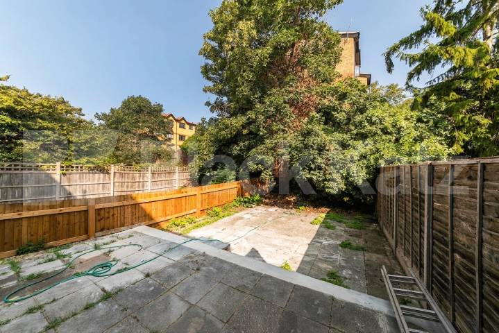 House Iverson Road in Greater London